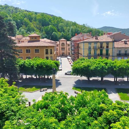 Can Planas Soleado, Amplio Con Vistas Y Parking Sant Joan de les Abadesses Kültér fotó